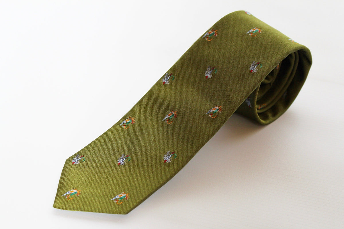 Cravate chasse en soie motif pêche à la mouche couleur vert