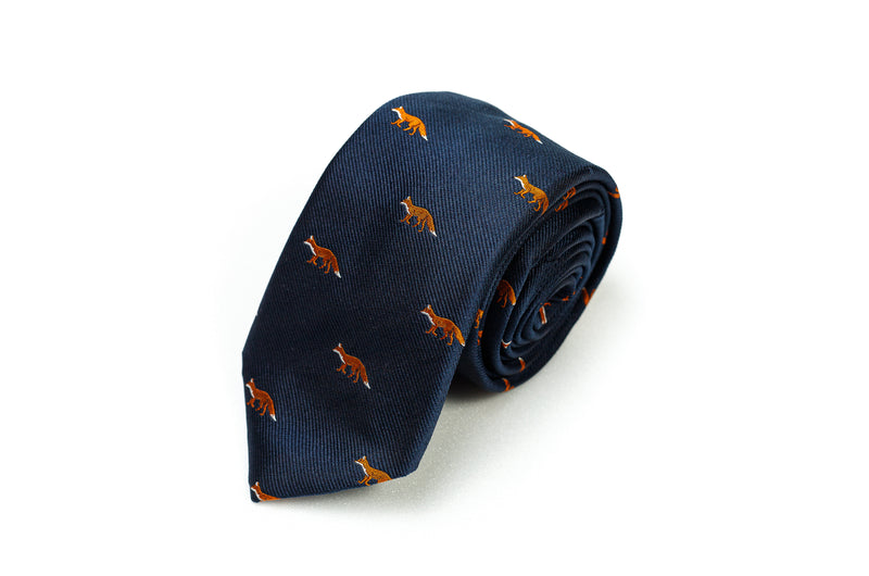 Cravate de chasse en soie renard courant bleu marine