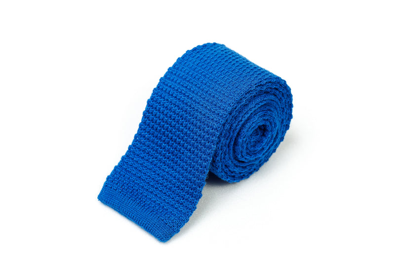 Cravate en laine tricotée bleu roi