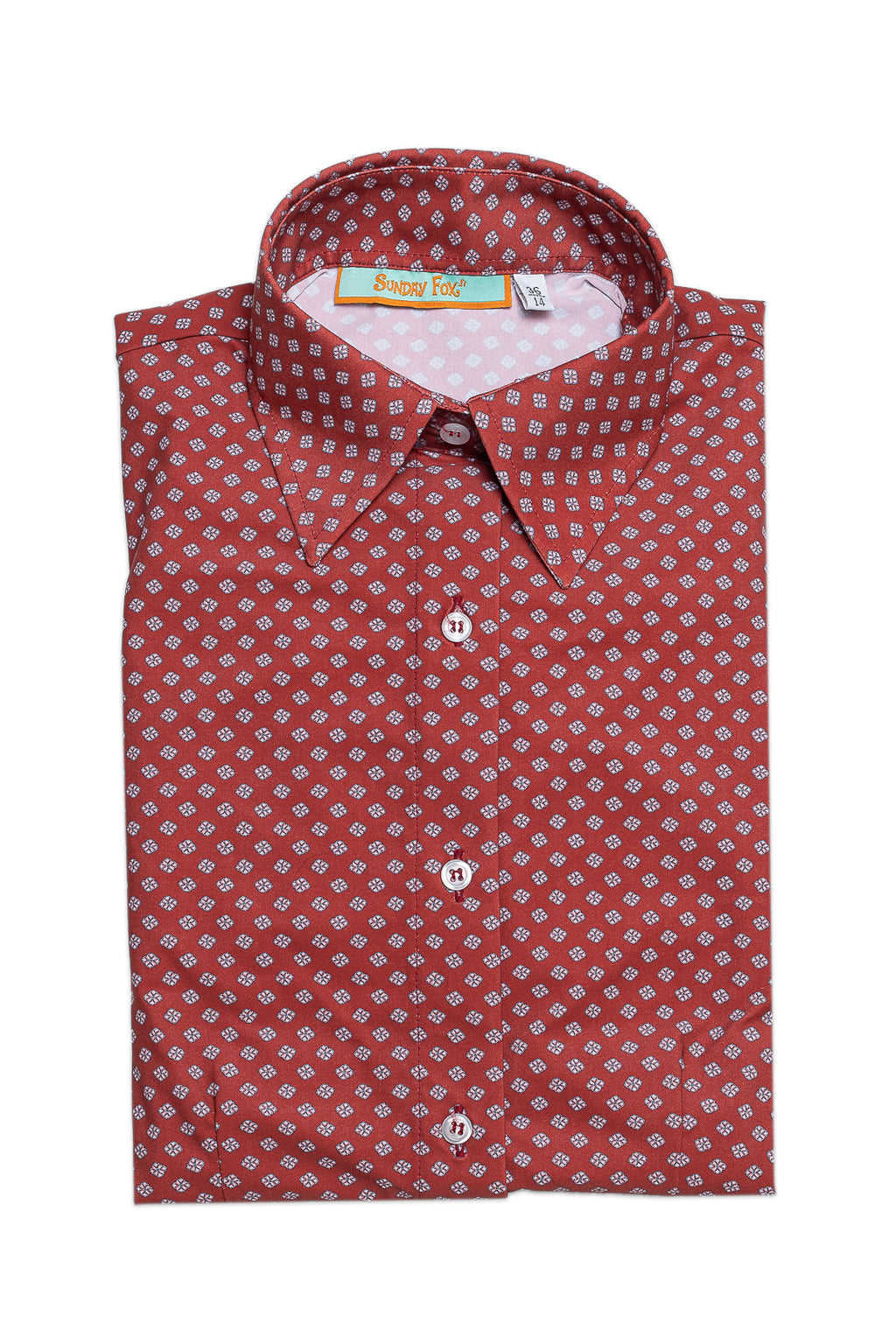 Photo studio chemiser rouge à motif jacquard