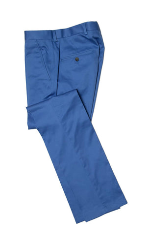 Photo studio pantalon chino homme bleu ciel